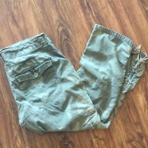 Union Bay Camo Cargo Capris